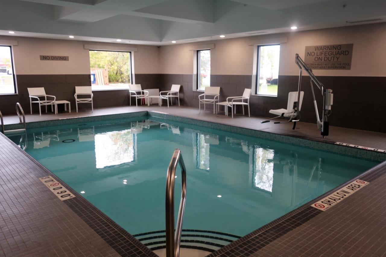 Country Inn & Suites By Radisson, Belleville, On Kültér fotó