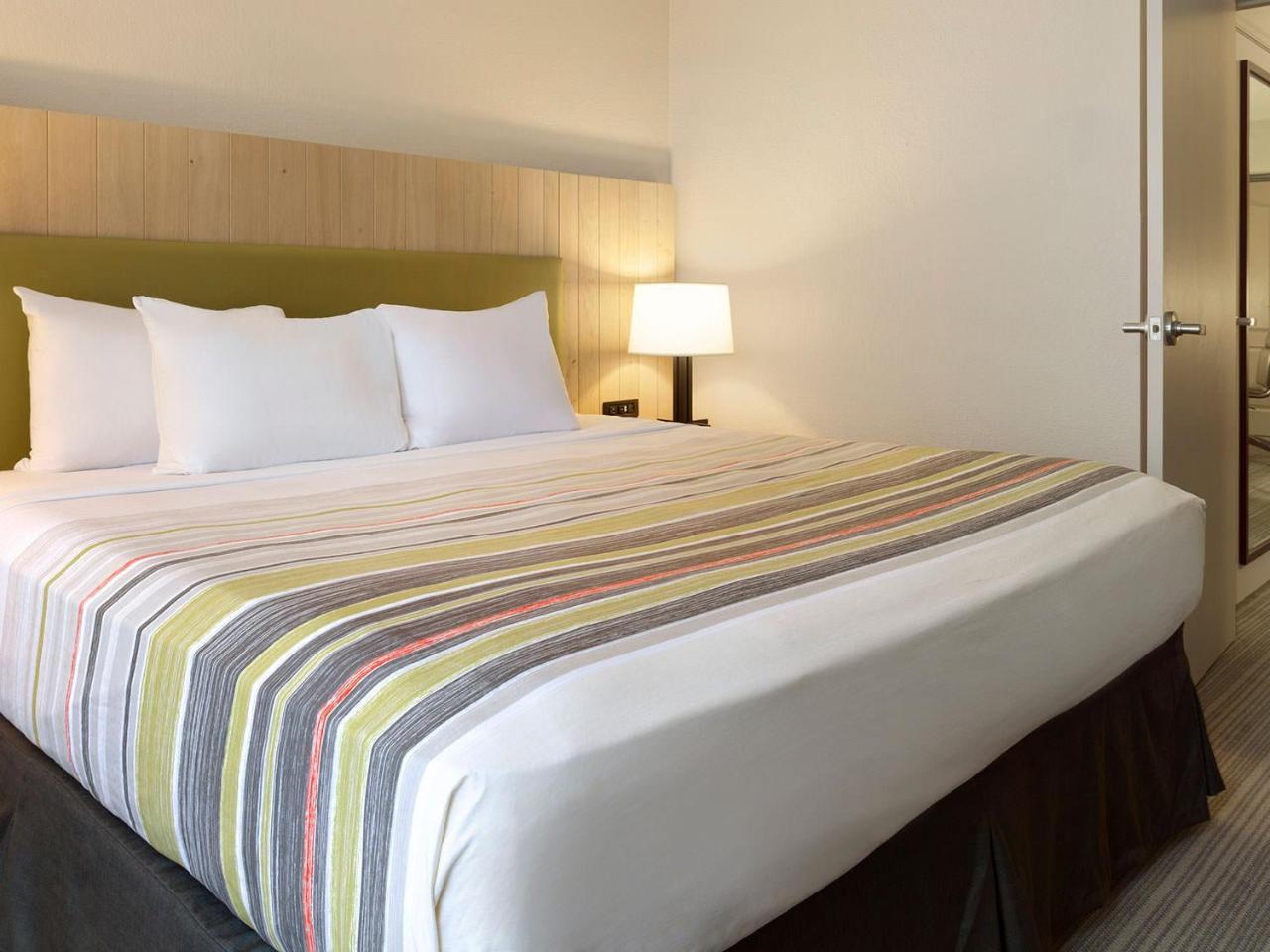 Country Inn & Suites By Radisson, Belleville, On Kültér fotó